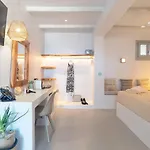 Paros Comfy