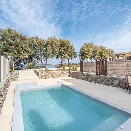 Paros Comfy נאוסה