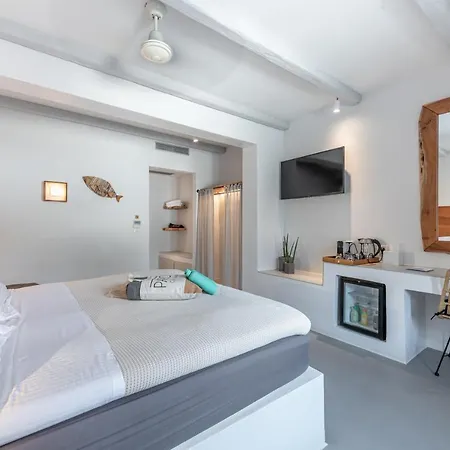Paros Comfy فندق