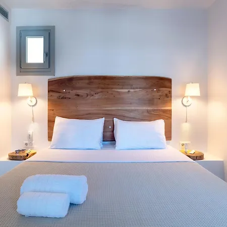 ホテル Paros Comfy 4*