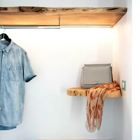 Paros Comfy Szálloda Náusza