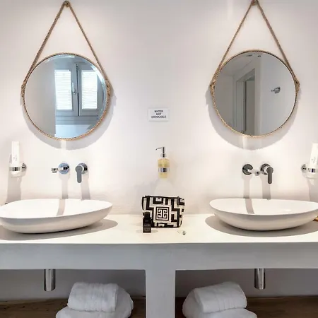 Szálloda Paros Comfy 4*