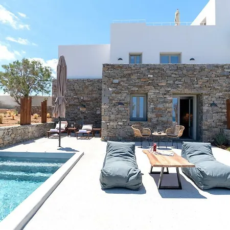 מלון Paros Comfy נאוסה