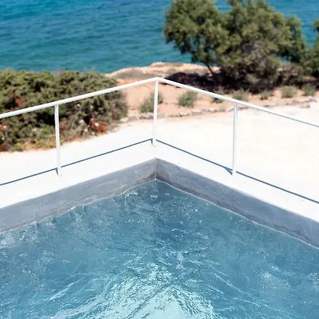 Paros Comfy فندق