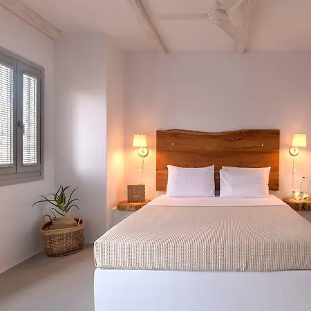 Paros Comfy فندق