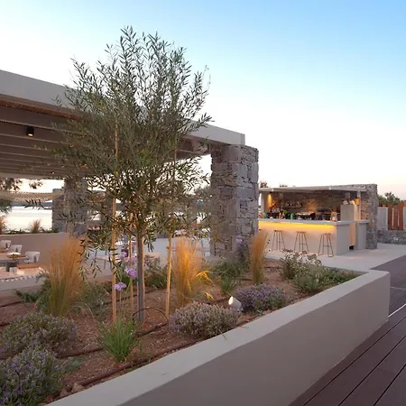 Paros Comfy מלון