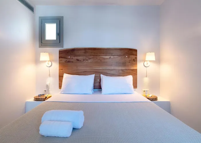 Hotell Paros Comfy 4*