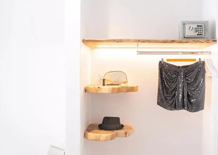 Paros Comfy Hotell 4*